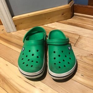 Green crocs size 7.5